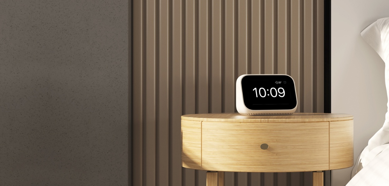 ساعت رومیزی هوشمند شیائومی | Mi Smart Clock با صفحهنمایش لمسی ۴ اینچی و پشتیبانی از Google Assistant