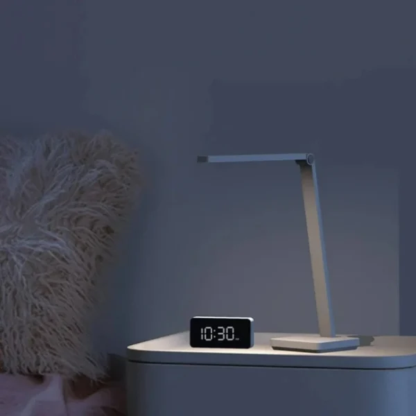 چراغ مطالعه شیائومی نسخه لایت | Mi Desk Lamp Lite با روشنایی یکنواخت و گسترده و شاخص نمود رنگ بالا