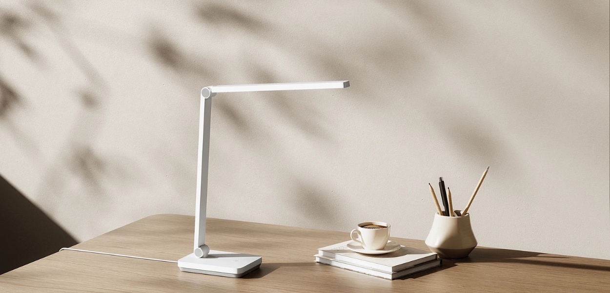 چراغ مطالعه شیائومی نسخه لایت | Mi Desk Lamp Lite با روشنایی یکنواخت و گسترده و شاخص نمود رنگ بالا