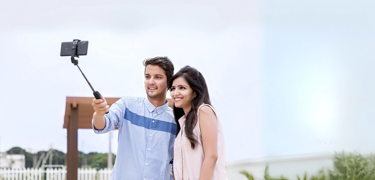 مونوپاد و سهپایه شیائومی | Mi Selfie Stick Tripod با طراحی دوکاره و شاتر بلوتوثی جداشونده